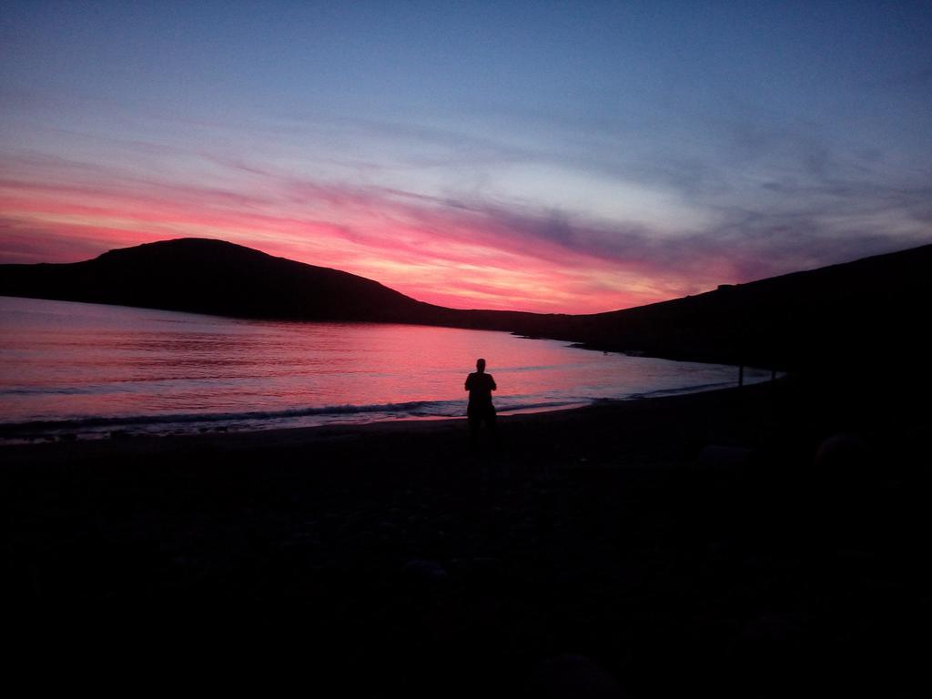 Tramonto Nel Delfini Appartement Kini Buitenkant foto