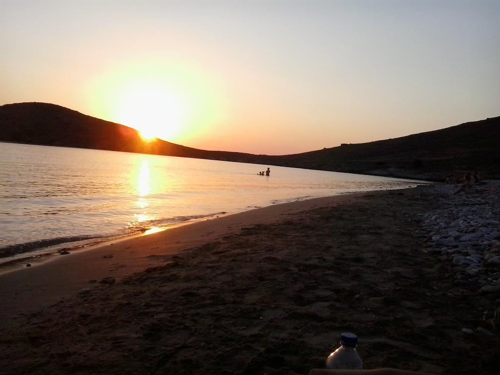 Tramonto Nel Delfini Appartement Kini Buitenkant foto