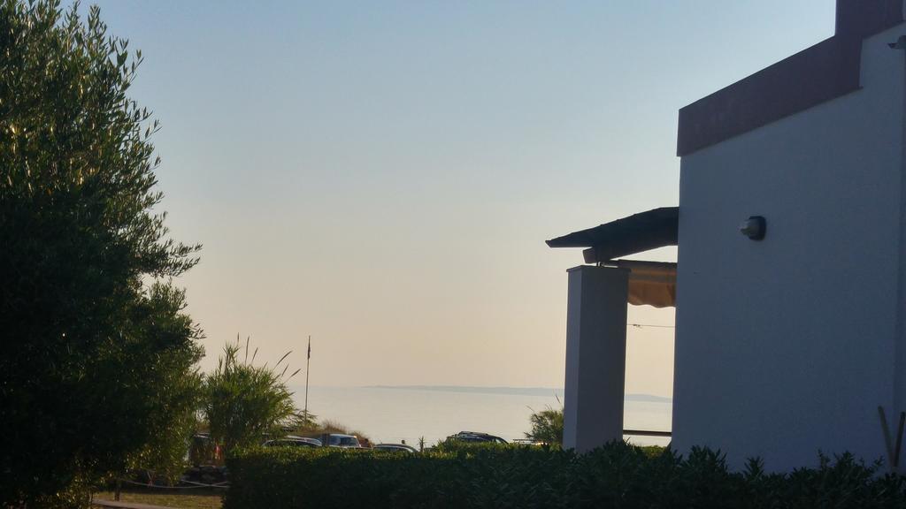 Tramonto Nel Delfini Appartement Kini Buitenkant foto